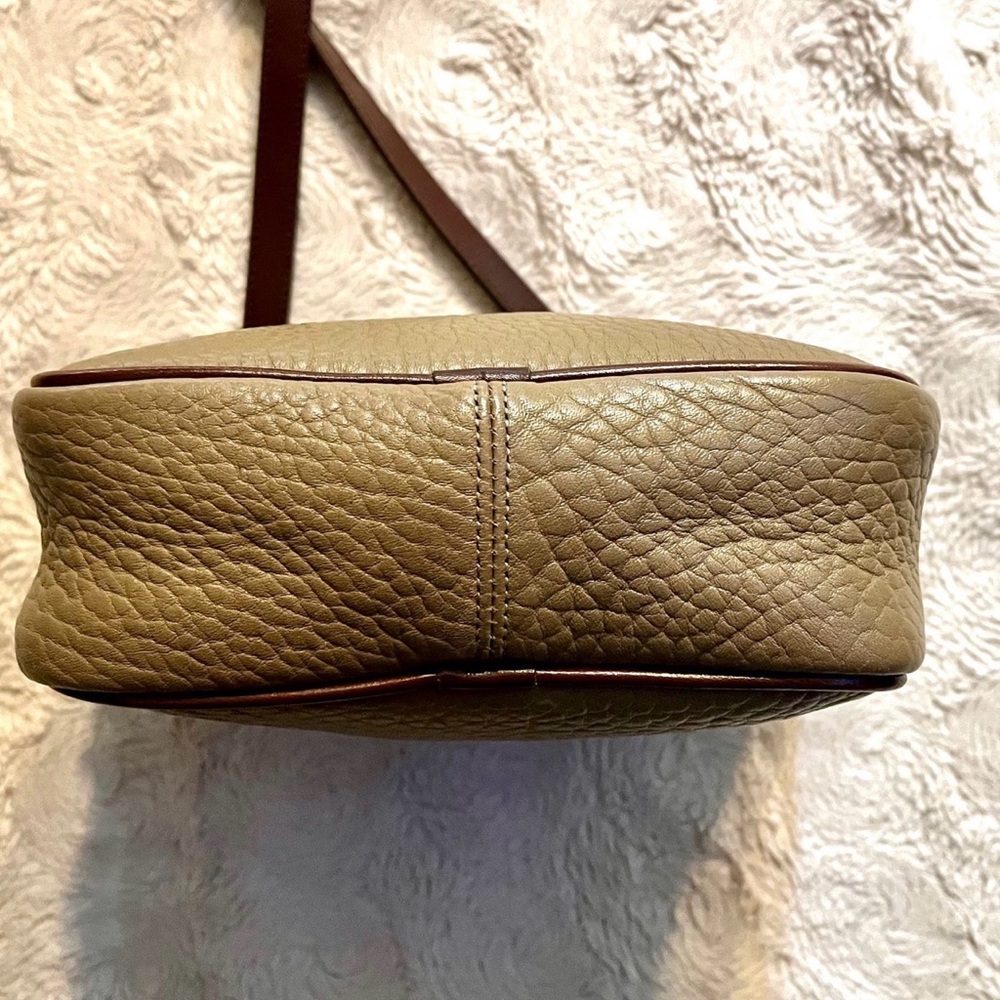 Dooney & Bourke R768 Vintage Camera Bag - Picture 7 of 12